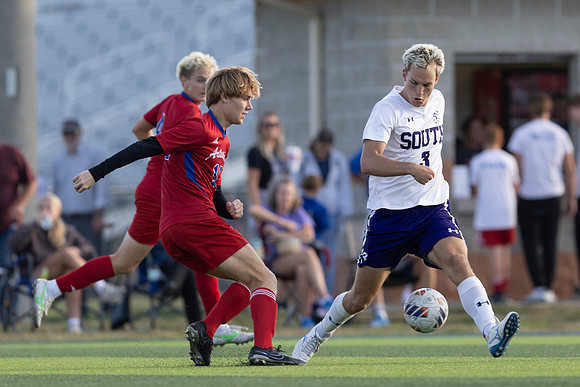 CONNIEETTERPHOTO BOYS SOCCER VS BSOUTH_4