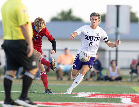 CONNIEETTERPHOTO BOYS SOCCER VS BSOUTH_30