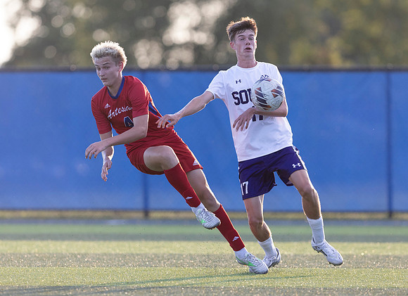 CONNIEETTERPHOTO BOYS SOCCER VS BSOUTH_31