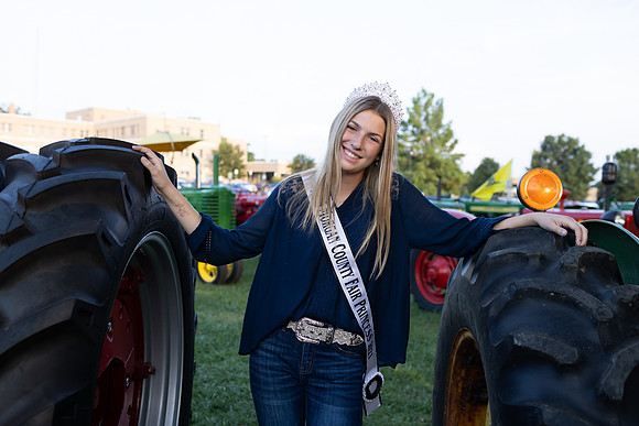 Indianapolis Senior Photographer | Connie Etter Photography-3951