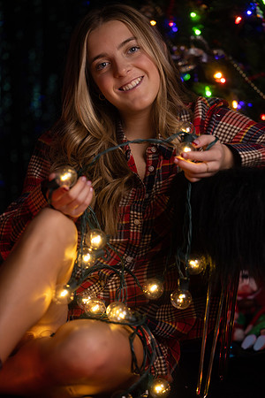 2024 senior HADLEY MADDOX CHRISTMAS -2-49