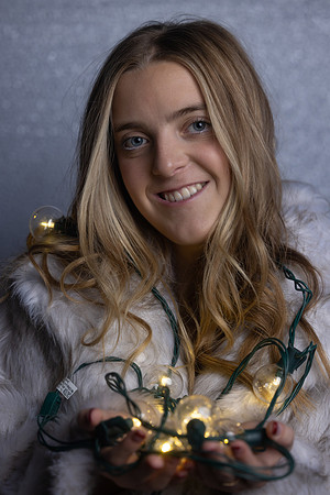 2024 senior HADLEY MADDOX CHRISTMAS -2-124