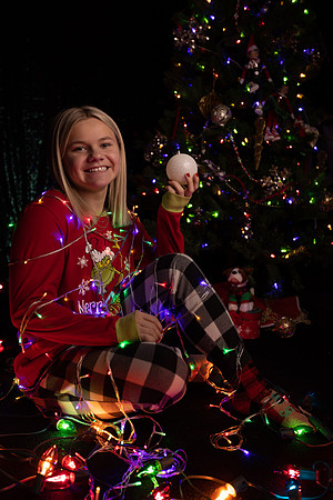 2024 senior CHRISTMAS -2-18