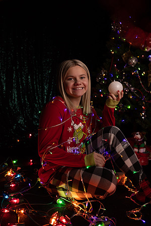 2024 senior CHRISTMAS -2-19