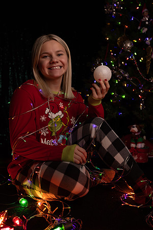 2024 senior CHRISTMAS -2-21