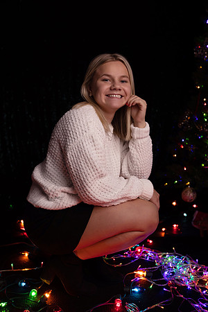 2024 senior CHRISTMAS -2-27