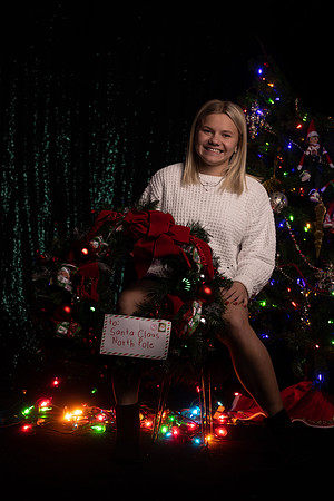 2024 senior CHRISTMAS -2-44