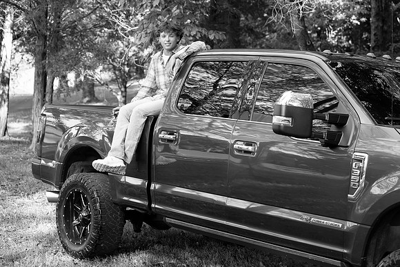 Indianapolis Senior Photographer - Connie Etter Photography-1536-@ConnieEtterPhoto