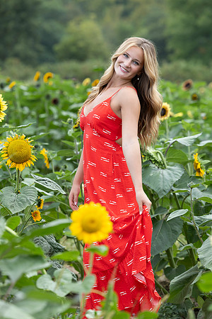Connie_Etter_Photography_Avery Sunflower_26