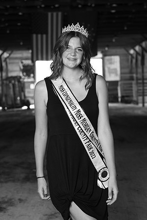 Indianapolis Senior Photographer | Connie Etter Photography -9538