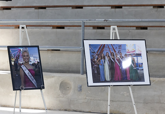 Indianapolis Senior Photographer | Connie Etter Photography-6345