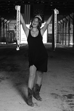 Indianapolis Senior Photographer | Connie Etter Photography -9575