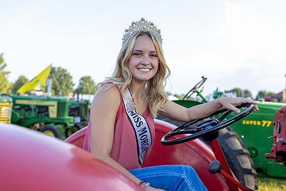 Indianapolis Senior Photographer | Connie Etter Photography-3830