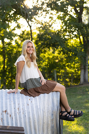 Indianapolis Senior Photographer | Connie Etter Photography 1-0170
