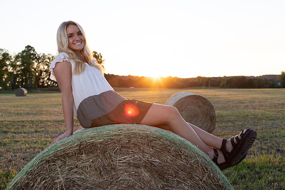 Indianapolis Senior Photographer | Connie Etter Photography 1-0285