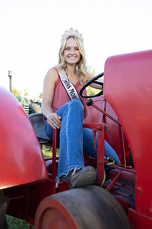 Indianapolis Senior Photographer | Connie Etter Photography-3825