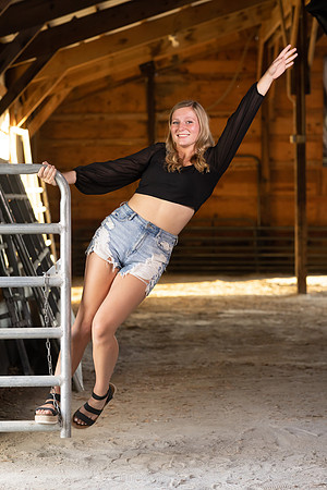 Indianapolis Senior Photographer | Connie Etter Photography -2060