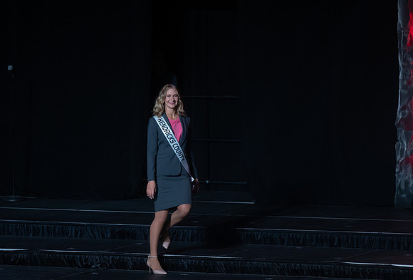 Indianapolis Senior Photographer | Connie Etter Photography-5329