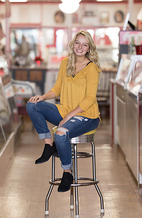 Indianapolis Senior Photographer | Connie Etter Photography  1-2184